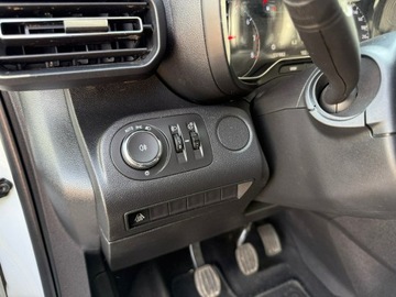 Opel Combo E Kombivan 1.5 Diesel 102KM 2020 Opel Combo Life Niepełnosprawnych inwalida PFRON, zdjęcie 15