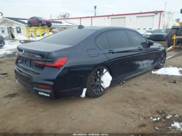 BMW Seria 7 G70 2022 BMW Seria 7 750 I XDRIVE, 2022r., 4x4, 4.4L 4.4 Benzyna 523KM, zdjęcie 3