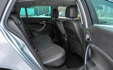 Opel Insignia I Sports Tourer 2.0 CDTI ECOTEC 130KM 2012 Opel Insignia 2,0CDTI 2012 r. 2.0 Diesel 130KM, zdjęcie 11