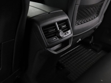 Peugeot 3008 II Crossover 1.2 PureTech 130KM 2018 Peugeot 3008 full LED półskóra navi el. fotele, zdjęcie 36