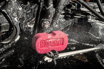 Губка для мытья мотоциклов Muc OFF в вакуумной упаковке