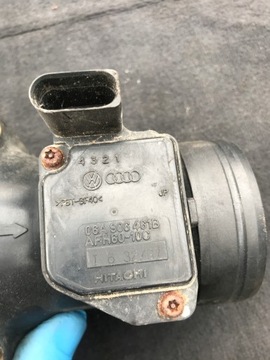 AUDI A3 8L 1.6 SR VÁHA VZDUCHU 06A906461B HITACHI AFH60-10C 1J0129574B