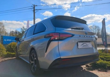 Toyota Sienna III 2021 Toyota Sienna 2.5 HSD HYBRYDA Gwarancja 83 tys. km Zobacz 2.7 Benzyna, zdjęcie 8