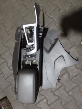 Ford Focus Mk3 Tunel Podłokietnik