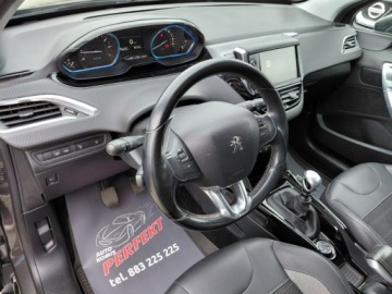 Peugeot 2008 I SUV Facelifting 1.2 PureTech 130KM 2019 Peugeot 2008 130 KM Klimatronik Sensor PDC Navi 1.2 Benzyna 130KM, zdjęcie 9