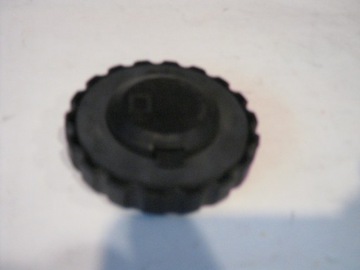 КРЫШКА МАСЛЯНОЙ ЗАЛИВКИ DAEWOO ESPERO 1.5,NEXIA 1.5 16V