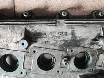 KRYT VENTILU LEVÝ AUDI A6 S6 C5 A8 S8 D2 4.2 V8