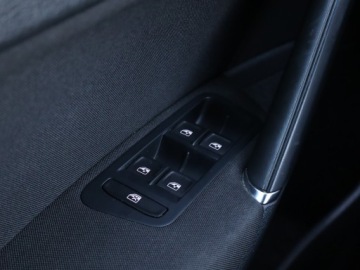 Volkswagen Golf VII Variant Facelifting 1.6 TDI-CR DPF BMT 115KM 2018 VW Golf 1.6 TDI, Salon Polska, Navi, Klima, zdjęcie 16