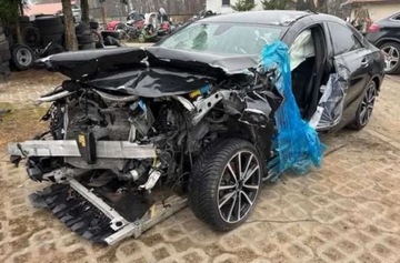 Mercedes CLA C117 Coupe Facelifting 1.6 180 122KM 2016 Mercedes-Benz CLA 1.6 Benzyna 122KM, zdjęcie 2