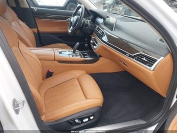 BMW Seria 7 G70 2022 BMW Seria 7 740i 2022 3.0l 3.0 Benzyna 335KM, zdjęcie 9