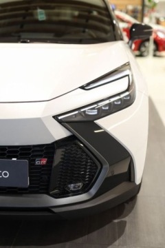 Toyota C-HR II SUV 2.0 Hybrid Dynamic Force 197KM 2024 Toyota C-HR 2.0 Hybrid Dynamic Force GR Sport 2.0 Hybryda 197KM, zdjęcie 9