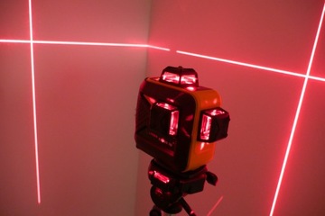 Laser wieloliniowy CROSS 3D Lamigo CZERWONY siatka 360 Samopoziomujący