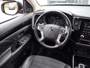 Mitsubishi Outlander III SUV PHEV Facelifting 2020 2.4 PHEV 224KM 2020 Mitsubishi Outlander 2.4 PHEV, Salon Polska, zdjęcie 6