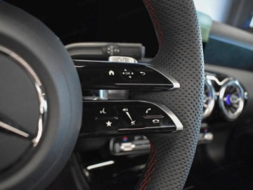 Mercedes Klasa A W177/V177 Hatchback Facelifting 1.3 200 163KM 2025 MERCEDES-BENZ A Klasa 200 AMG Line 1.3 (163KM) 2025, zdjęcie 11