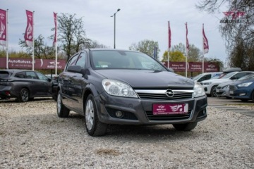 Opel Astra H Hatchback 5d 1.9 CDTI ECOTEC 120KM 2009 Opel Astra * R E Z E R W A C J A *