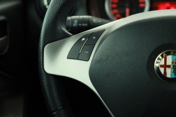 Alfa Romeo MiTo Hatchback 3d 1.4 MultiAir 16v 105KM 2011 Alfa Romeo MiTo 1.4 MultiAir, Salon Polska, Klima, zdjęcie 13