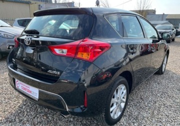 Toyota Auris I Hatchback 3d Facelifting 1.6 Valvematic 132KM 2013 Toyota Auris nawigacja, kamera cofania 1.6 Benzyna 132KM, zdjęcie 6