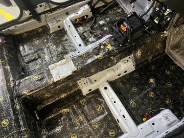 StP GOLD 2,5 мм бутиловый шумопоглощающий коврик ALUBUTYL для дверей, крыши, колесных арок