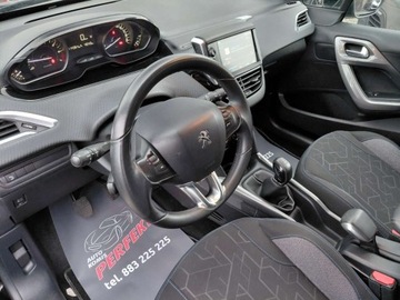 Peugeot 2008 I SUV Facelifting 1.2 PureTech 82KM 2018 Peugeot 2008 Tablet Kamera Klimatyzacja Sensor PDC 1.2 Benzyna 82KM, zdjęcie 10