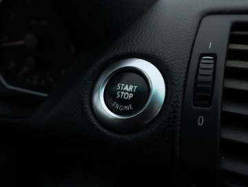 BMW Seria 1 E81/E87 Hatchback 5d E87 1.6 116i 122KM 2007 BMW 1 116i, Klima, Parktronic, zdjęcie 13