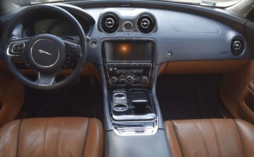 Jaguar XJ VII X351 Sedan SWB 3.0L V6D 600 275KM 2015 Jaguar XJ Jaguar XJ 3.0 V6 S Premium Luxury 3.0 Diesel 275KM, zdjęcie 8