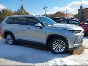 Toyota 2024 Toyota Grand Highlander Platinum 2024 2.4 Benzyna 265KM, zdjęcie 6