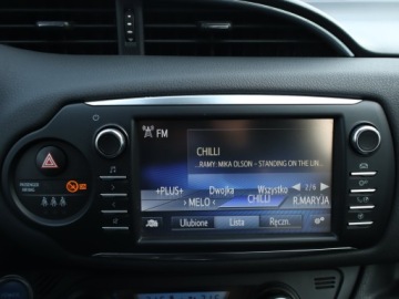 Toyota Yaris III Hatchback 5d Facelifting 2017 1.5 Hybrid 100KM 2018 Toyota Yaris 1.5 Hybrid, Salon Polska, Automat, zdjęcie 12