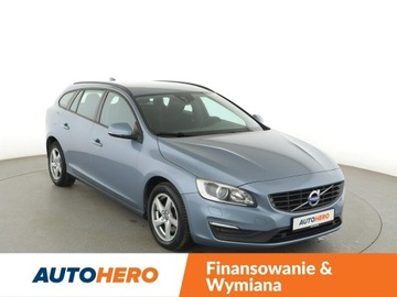 Volvo V60 I Kombi Facelifting 2.0 D3 DRIVE-E 150KM 2016 Volvo V60 2.0D Automat Business Navi Tempomat, zdjęcie 9