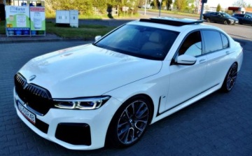 BMW Seria 7 G11-G12 Sedan Facelifting 4.4 750i 530KM 2020 BMW Seria 7 M-Pakiet X-Drive Maly przebieg, Bogata wersja wyposazenia,, zdjęcie 19