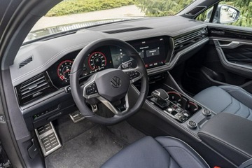 Volkswagen Touareg III SUV Facelifting 3.0 V6 TSI 340KM 2024 Volkswagen Touareg R-Line 3.0 V6 TFSI 4Motion, zdjęcie 13