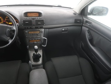 Toyota Avensis II Kombi 2.0 D-4D 116KM 2004 Toyota Avensis 2.0 D-4D, Klima, Klimatronic,ALU, zdjęcie 7