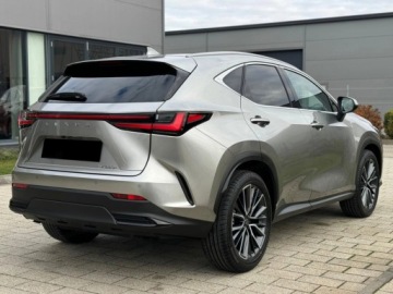Lexus NX II SUV Facelifting 2.5 350h 200KM 2025 Od ręki - 350h Omotenashi 2.5 Hybrid AWD 200KM | Podgrzewane fotele!, zdjęcie 5