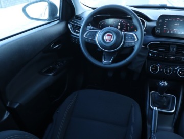 Fiat Tipo II Hatchback Facelifting 1.0 T3 Turbo 100KM 2021 Fiat Tipo 1.0 FireFly, Salon Polska, zdjęcie 6