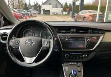 Toyota Auris II Touring Sports Hybrid 135 136KM 2014 Toyota Auris Toyota Auris 1.8 Hybryda 136KM, zdjęcie 18