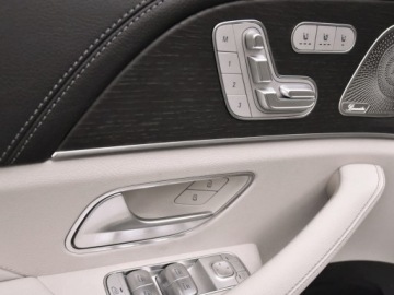 Mercedes GLE V167 SUV Facelifting 2.0 300d 269KM 2025 MERCEDES-BENZ GLE 300 d 4-Matic AMG Line 2.0 (269KM) 2025, zdjęcie 10