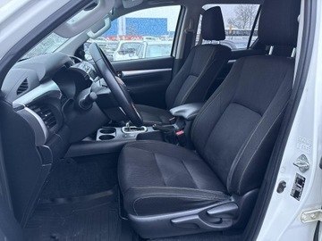 Toyota Hilux VIII Podwójna kabina 2.4 D-4D 150KM 2020 Toyota Hilux 2.4 D-4D Double Cab SR5 4x4 2.4 D-4D, zdjęcie 14