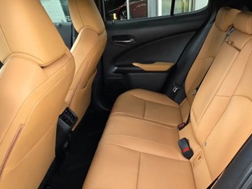 Lexus UX Crossover Facelifting 2.0 300h 199KM 2025 Od ręki - 300h F Sport Design 2.0 Hybrid Dynamic Force 199KM, zdjęcie 10