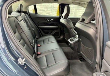 Volvo S60 III 2021 Volvo S60 Volvo S60 B5 B AWD Ultimate Dark 2.0 Benzyna 250KM, zdjęcie 20