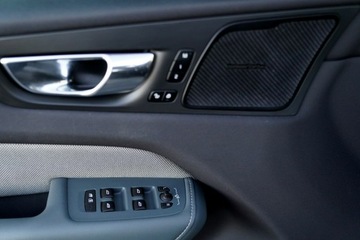 Volvo XC60 II Crossover Plug-In 2.0 T8 Twin Engine Plug-in Hybrid 390KM 2021 Volvo XC 60 INSCRIPTION panorama ful led, zdjęcie 17