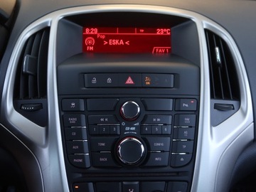 Opel Astra J Hatchback 5d 2.0 CDTI ECOTEC 160KM 2010 Opel Astra 2.0 CDTI, Klima, Tempomat, Parktronic, zdjęcie 11