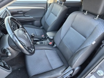 Mitsubishi Outlander III SUV Facelifting 2.0 SOHC MIVEC 150KM 2014 Mitsubishi Outlander 2.0i, 150KM, Tempomat, Hak,, zdjęcie 21