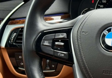 BMW Seria 5 G30-G31 Limuzyna 525d 231KM 2018 BMW Seria 5 525D 231KM Luxury Line, HiFi, Wireless Charging 2.0 Diesel, zdjęcie 15