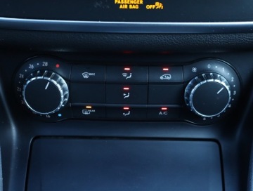 Mercedes CLA C117 Shooting Brake 1.6 200 156KM 2015 Mercedes CLA 200, Automat, Skóra, Xenon, Bi-Xenon, zdjęcie 12