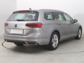Volkswagen Passat B8 Variant Facelifting 2.0 TDI SCR 150KM 2023 VW Passat 2.0 TDI, Salon Polska, 1. Właściciel, zdjęcie 4
