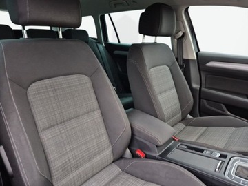 Volkswagen Passat B8 Variant Facelifting 2.0 TDI SCR 150KM 2022 Volkswagen Passat Variant FULL LEDDSG Masaze Virtual HAK Faktura VAT, zdjęcie 14