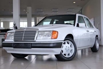 Mercedes W124 Sedan 2.0 118KM 1991 Mercedes-Benz W124 (1984-1993) 2.0 Benzyna 118KM, zdjęcie 16