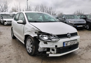 Volkswagen Polo V 2015 Volkswagen Polo 2015r, 1.2 Benzyna. Lekko uszkodzony prawy bok. Jezdzi., zdjęcie 1