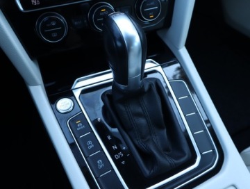 Volkswagen Passat B8 Variant 2.0 TDI BlueMotion SCR 190KM 2016 VW Passat 2.0 TDI, Salon Polska, 187 KM, Automat, zdjęcie 17