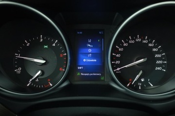 Toyota Avensis III Wagon Facelifting 2015 2.0 D-4D 143KM 2016 Toyota Avensis 2.0 D-4D, Salon Polska, Skóra, zdjęcie 11
