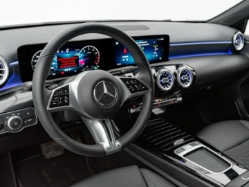 Mercedes Klasa A W177/V177 Hatchback Facelifting 1.3 200 163KM 2023 Mercedes A 200 WD1049T#200 Progressive 7G-DCT, zdjęcie 5